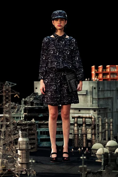 Look 11